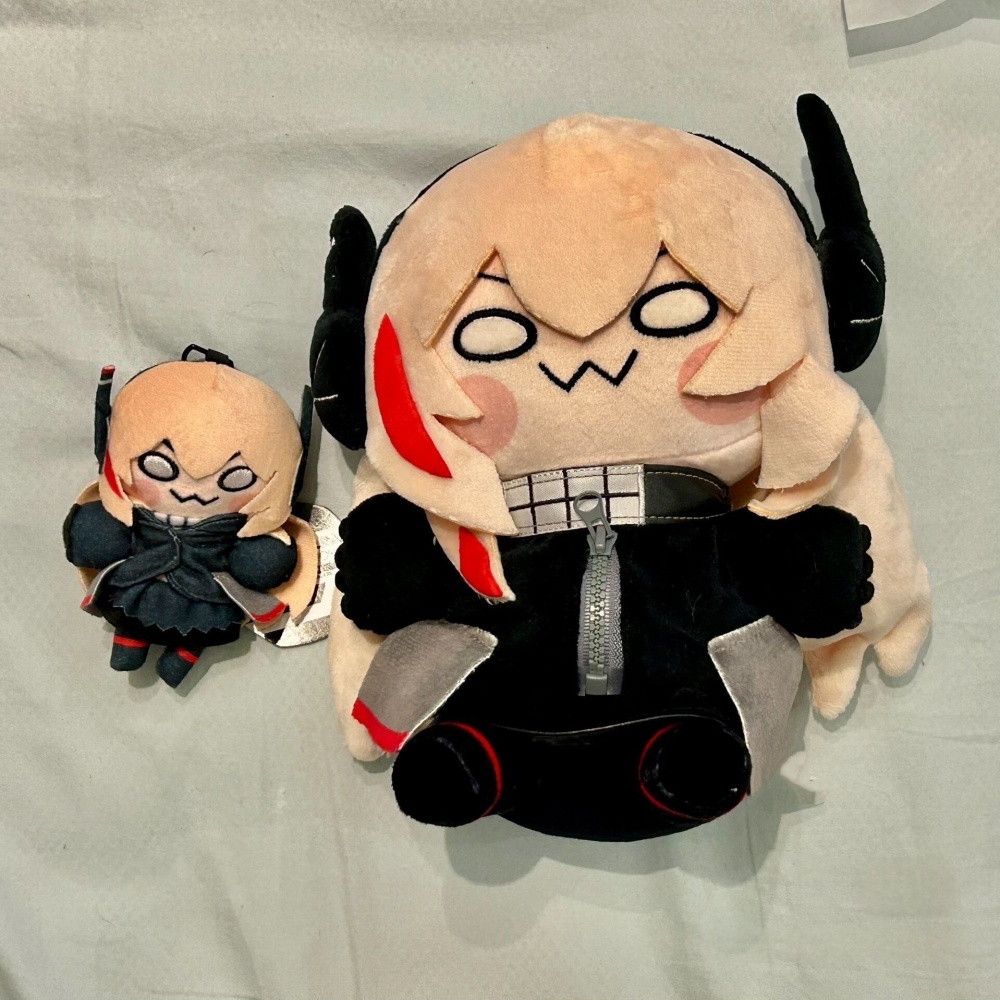 Game Girls Frontline M4 SOPMOD - Cosplay Plushie Prop 评论和价格